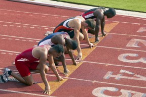 乔·莫伊：在比赛中，他的scrum表现为全黑队提供了强大的进攻动力，乔乔莫伊斯的书