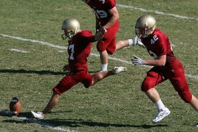 “2025世界运动会：高新体育中心武术赛场，选手空灵招式引爆全场”