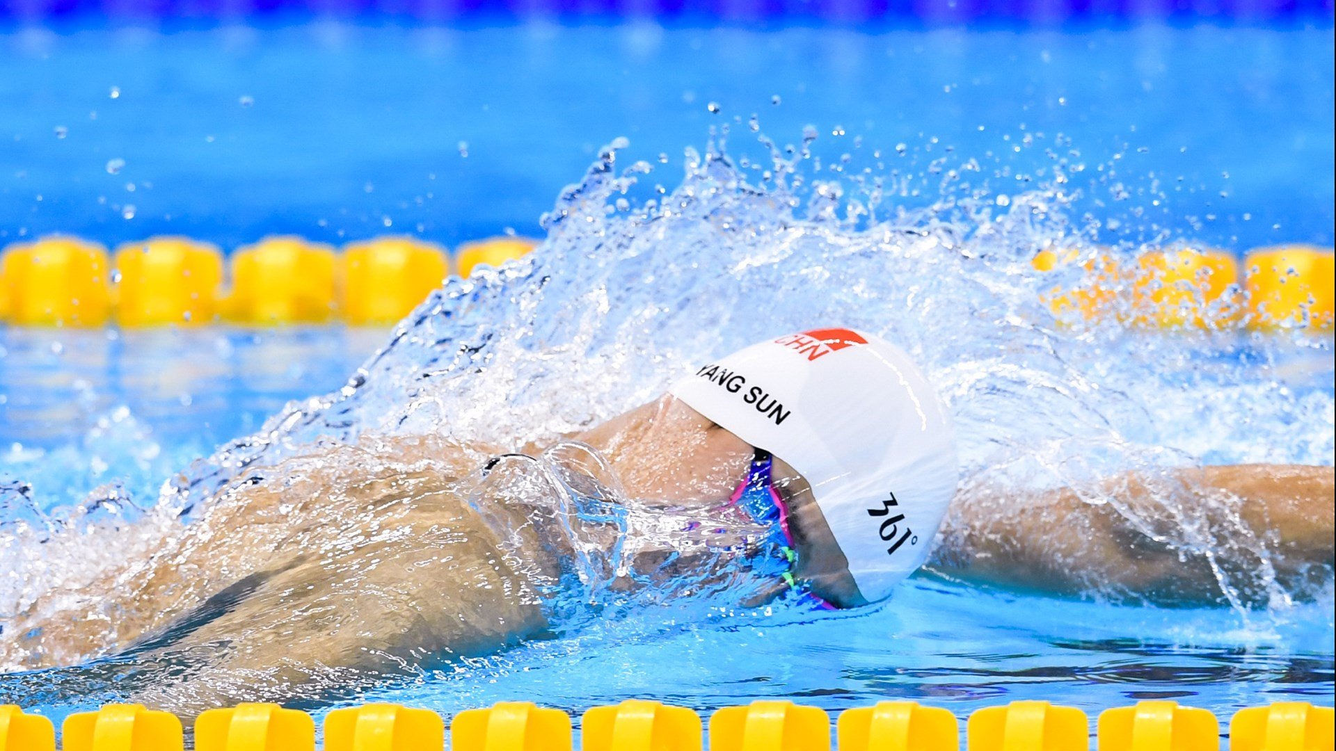 世界滑板锦标赛中国选手获最佳新秀，世界滑板大赛冠军