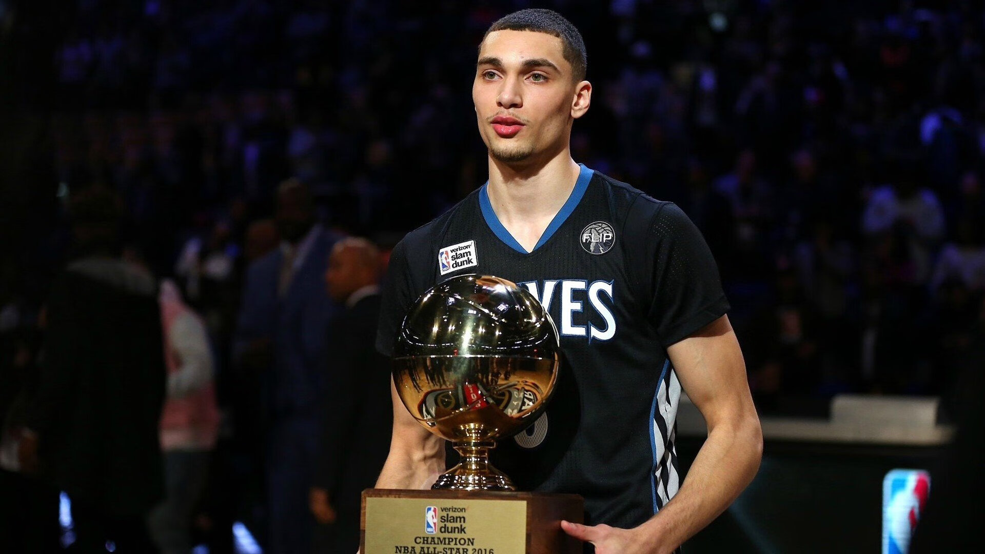 篮球励志演讲走进高校激发学生拼搏信念与团队意识,篮球即兴演讲